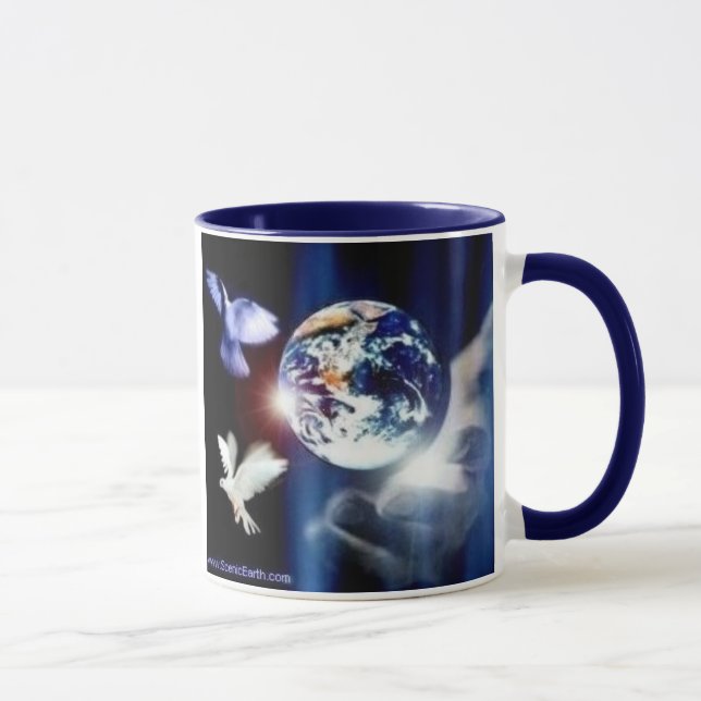 Le monde entier dans sa tasse de café de main (Droite)