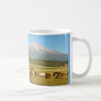 Le mont Shasta Horse Herd Mug