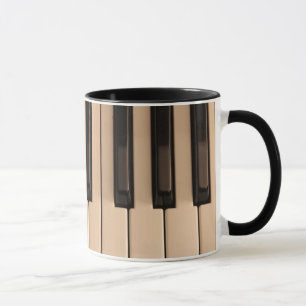 Le piano verrouille la tasse de café