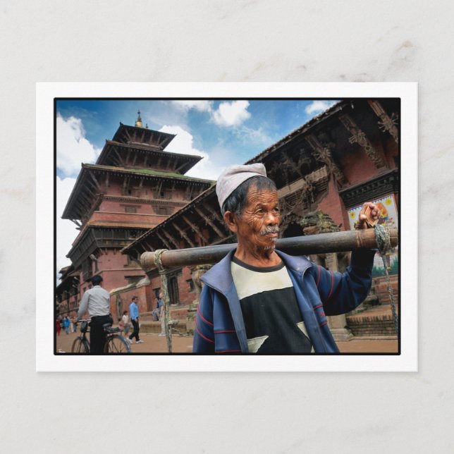 Le porte-eau. Carte postale (Devant)