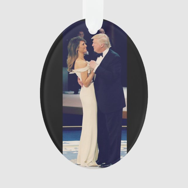 Le président Trump et Melania Dancing (devant)