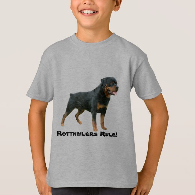 Le rottweiler badine le T-shirt (Devant)