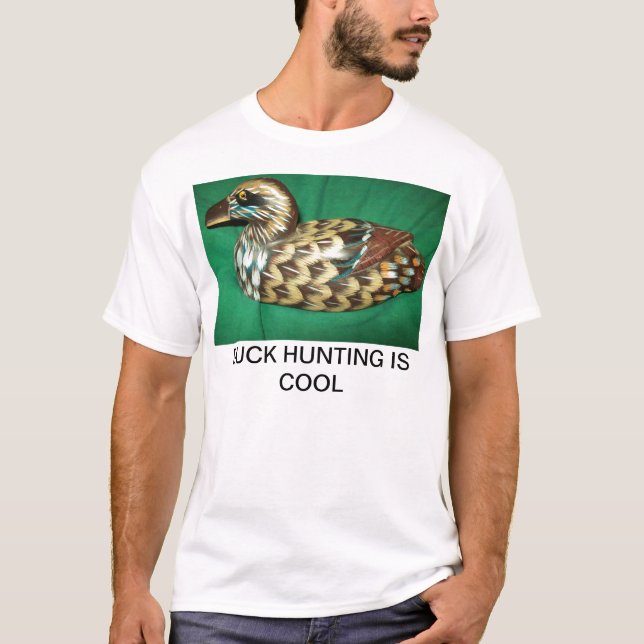 Le T-shirt avec la CHASSE de CANARD EST FRAIS sur (Devant)
