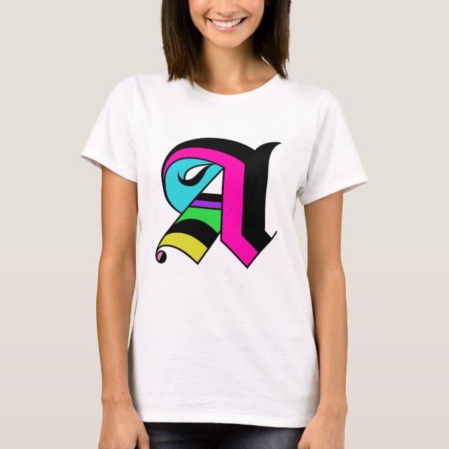 Le t-shirt avec la lettre «A» (Devant)