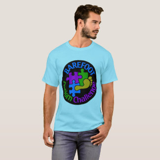 Le T-shirt de base d'autisme des hommes aux pieds