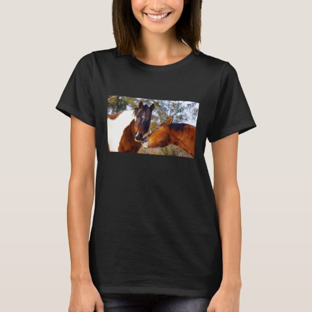 Le T-shirt de base des femmes mignonnes de cheval (Devant)