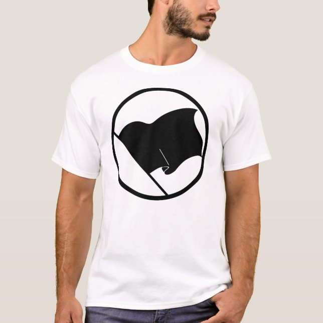 Le T-shirt de drapeau noir (Devant)