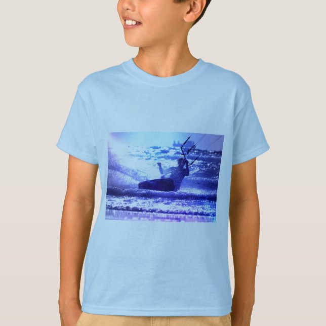 Le T-shirt de l'enfant surfant de cerf-volant (Devant)