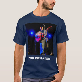Le T-shirt foncé des hommes