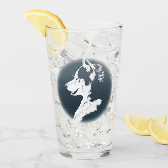 Le verre enroué de chiot de chien de traîneau (Devant glace)