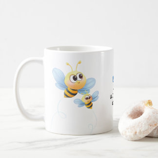 Le vers mignon de bible d'abeilles badine la tasse