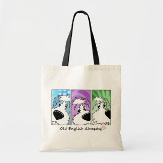 Le vieux chien de garde anglais face au Sac fourre