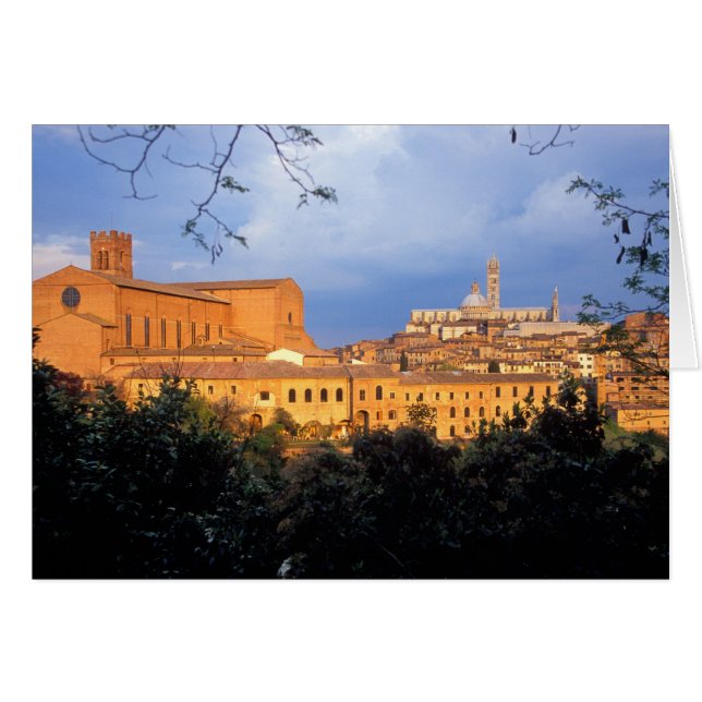 Le village toscan de Sienne, Italie. (Devant horizontal)