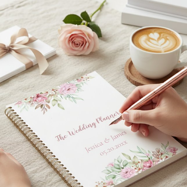 Le Wedding planner, élégant floral sophistiqué (Soft lifestyle moment with a spiral planner for journaling and reflection)