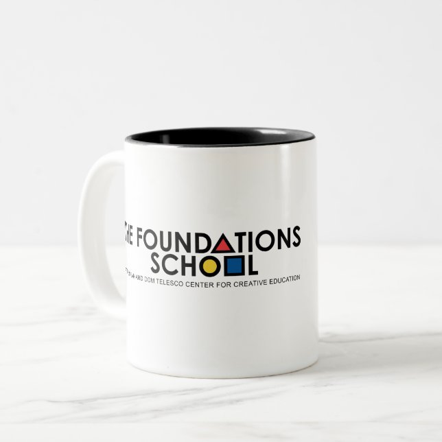 L'école Foundations à CCE Mug (Devant gauche)