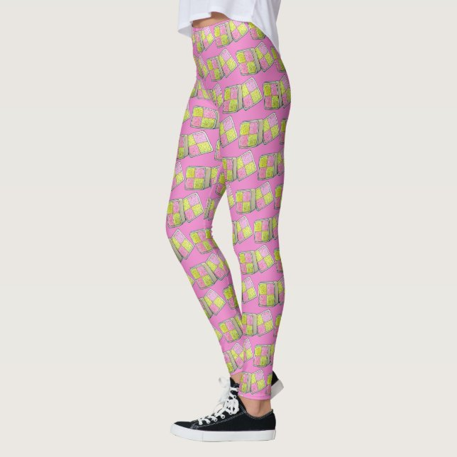 Leggings British Battenberg Marzipan Sponge Cake UK Food (Gauche)