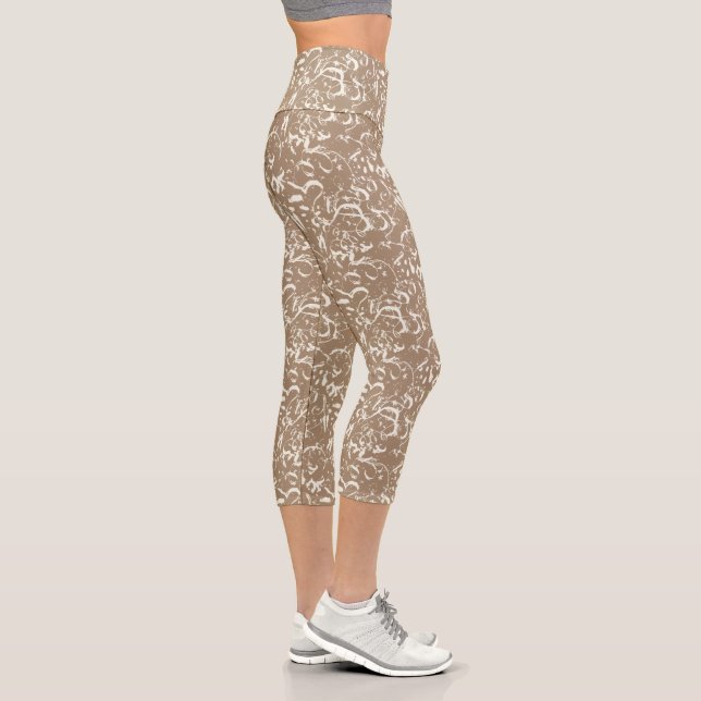 Leggings Capri Abstract Taupe Capris for Any Occasion (Droite)