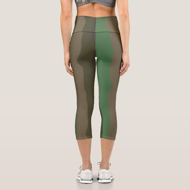 Leggings Capri Camo et bandes abstraites vertes (Verso)