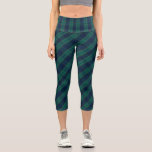 Leggings Capri Coutume écossaise de Tartan noir<br><div class="desc">Des leggings capri haut de gamme confortables et de qualité,  avec un motif tout en noir et en montre.  Ajouter du texte personnalisé,  du monogramme,  etc. pour personnaliser. Idéal pour faire du sport ou pour sortir.</div>