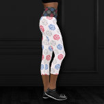 Leggings Capri Dés RPG | Imaginaire patriotique Tablette Retro Ga<br><div class="desc">C'est toujours GAME ON alors choisissez votre initiative d'arme et de rouleau... Un design de Joueur CHIC GEEK de nouveauté parfait pour n'importe quelle vieille table RPG stylo/crayon et papier (PnP) joueur de rôle imaginaire avec un dice polyédrique 20 côtés Mdn avec un rouleau naturel 20 pour le jeu de...</div>