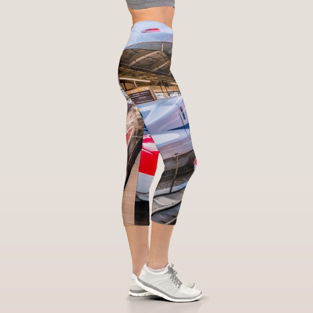 Leggings Capri Deux Shinkansen à la gare de Tokyo (Droite)