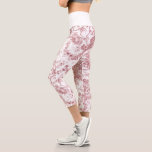 Leggings Capri Élégant Vintage Français gravé Floral Toile-rose<br><div class="desc">Elégant et orné rose et blanc vintage toile de jouy motif avec fleurs exotiques,  vignes et feuillage entrelacés de guirlandes et paniers de roses. Ce motif a été adapté d'un fragment textile français historique vers 1910 dans la collection Smithsonian. Motif est haute résolution mais ne peut pas être carrelé.</div>