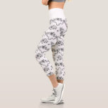 Leggings Capri Élégant Vintage gravé noir Roses et rubans<br><div class="desc">Elégant et romantique noir gravé roses vintages,  fleurs,  vignes,  feuilles et papillons avec rubans et arcs entrelacés sur un arrière - plan blanc. La couleur du bracelet est personnalisable.</div>