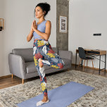 Leggings Capri Feuilles d'automne<br><div class="desc">Abstrait motif sans couture avec des feuilles et plantes tropicaux aux couleurs vives sur l'arrière - plan pastel.Essayez ces leggings et laissez vos commentaires.</div>
