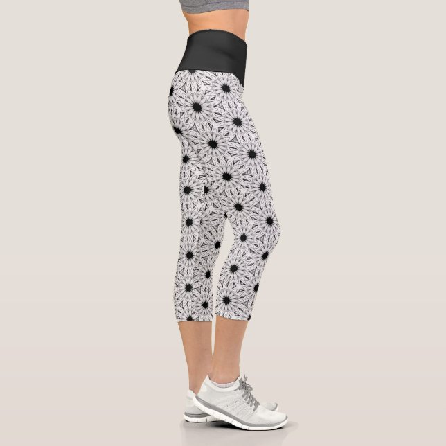 Leggings Capri Fleurs en dentelle noir et blanc  (Droite)