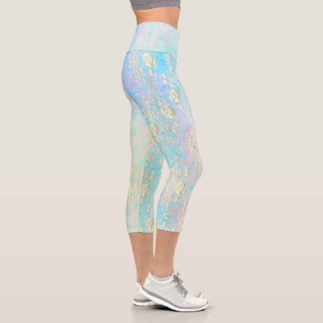 Leggings Capri Floral d'or lumineux sur Pastels Capris (Droite)