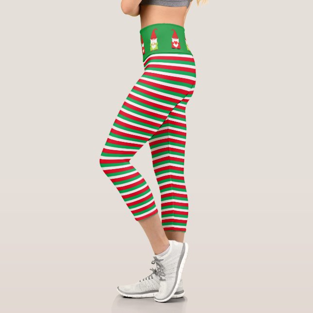 Leggings Capri gnomes de Noël sur rouge vert rayé (Gauche)