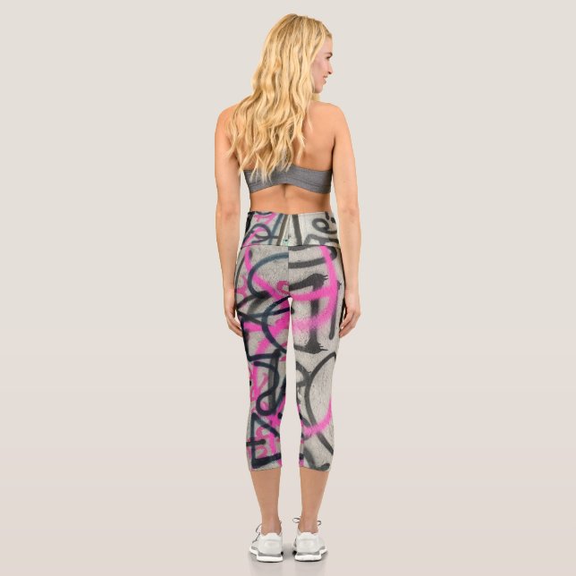 Leggings Capri Graffiti urbain rose et gris (Verso)