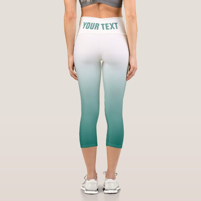 Leggings Capri Grand Texte De Police Ou Nom Turquoise Femme Modèl (Verso)