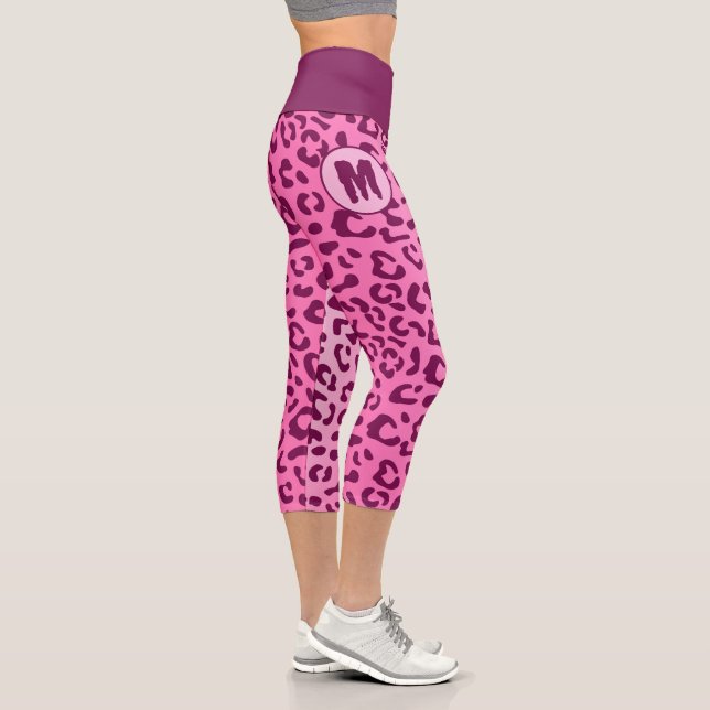 Leggings Capri Impression personnalisée initiale de léopard rose  (Droite)