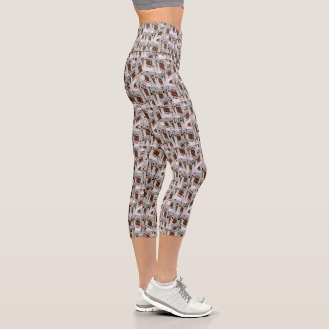 Leggings Capri "Jack’s Wild : A Scatter of Poker Cards" (Droite)