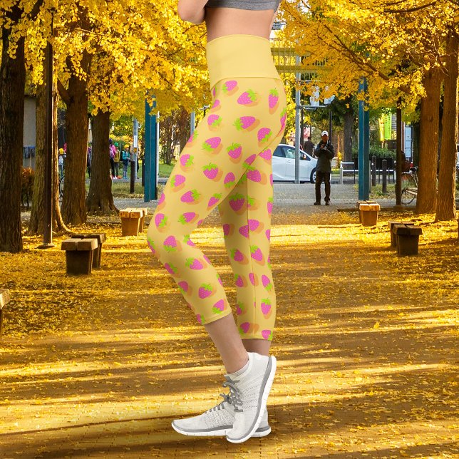 Leggings Capri Jaune Fraise (Strawberry Yellow Capri Leggings)