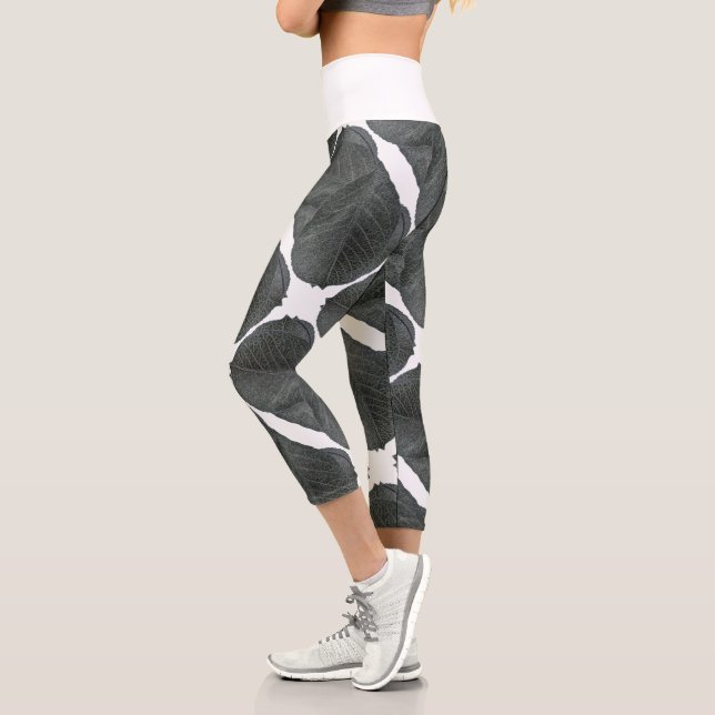 Leggings Capri Légendes d'impression à feuilles d'arbre à poires  (Gauche)