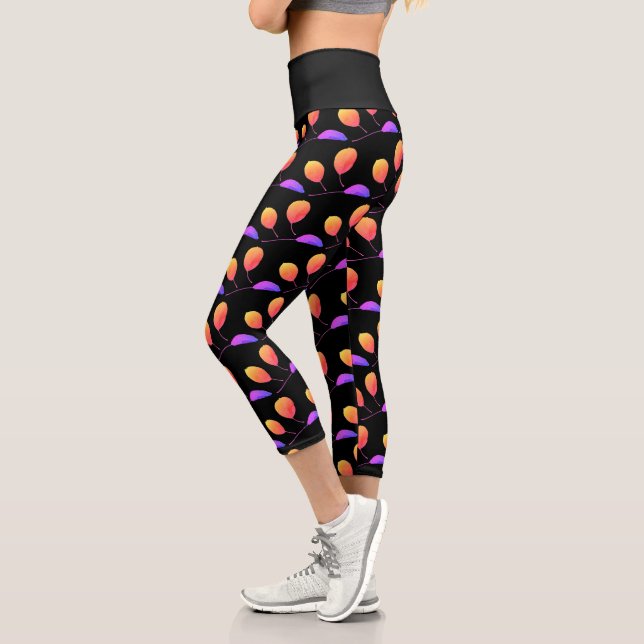 Leggings Capri Légendes d'impression à feuilles d'arbre à poires  (Gauche)