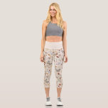 Leggings Capri Légumineuses d'aquarelle florale<br><div class="desc">Ces chics boho chic capri leggings pantalon de yoga avec de magnifiques fleurs sauvages d'aquarelle peints à la main et des papillons disposés dans un joli motif fantaisiste.</div>