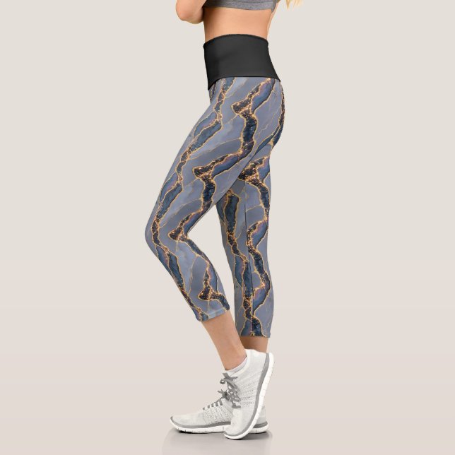 Leggings Capri Luxury Dark Gray Marble Texture with Gold Veins (Gauche)
