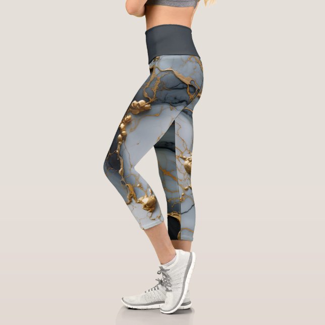 Leggings Capri Marbre Onyx Fumé avec Veines Dorées (Gauche)