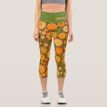 Leggings Capri Motif Floral Retro tendance Bloc de nom personnali<br><div class="desc">Un design floral et audacieux aux tons colorés d'or, d'orange et de vert avec un bloc de couleur amusant pour ajouter votre nom ou n'importe quel texte. La folle motif aux fleurs a une variété de couleurs. Vous pouvez ajouter un nom, un monogramme ou un autre texte personnalisé. Si vous...</div>
