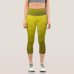 Leggings Capri Motif géométrique dégradé foncé jaune<br><div class="desc">Vêtements féminins géométriques uniques et amusants personnalisables. Cool capri leggings mode pour elle. Maille géométrique triangulaire avec dégradé noir foncé jaune clair.</div>