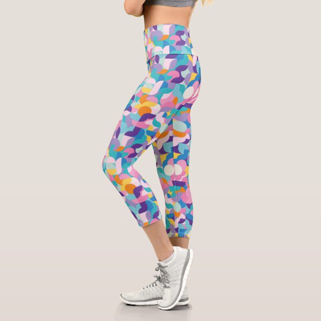 Leggings Capri Motif géométrique violet et rose (Gauche)