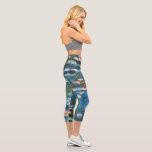 Leggings Capri Nénuphars de Claude Monet, Impressionnisme Vintage<br><div class="desc">Nénuphar (1914) de Claude Monet est une peinture de nature impressionniste vintage. Une des nombreuses variations de peintures florales de nénuphars que Monet peint par l'étang dans son jardin fleuri à Giverny, France. À propos de l'artiste : Claude Monet (1840-1926) est un fondateur du mouvement de peinture impressionniste française, dont...</div>