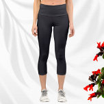 Leggings Capri Noir de charbon solide minimaliste<br><div class="desc">La couleur noir de charbon de bois massif sur ces leggings capri est un look épuré minimaliste. Ces collants capri peuvent compléter n'importe quel style. Super fitness,  yoga ou vêtements décontractés. Sport.</div>
