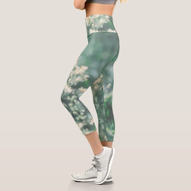 Leggings Capri Pale Pastel Vert Jaune Fleurs de prairie Fluide (Gauche)
