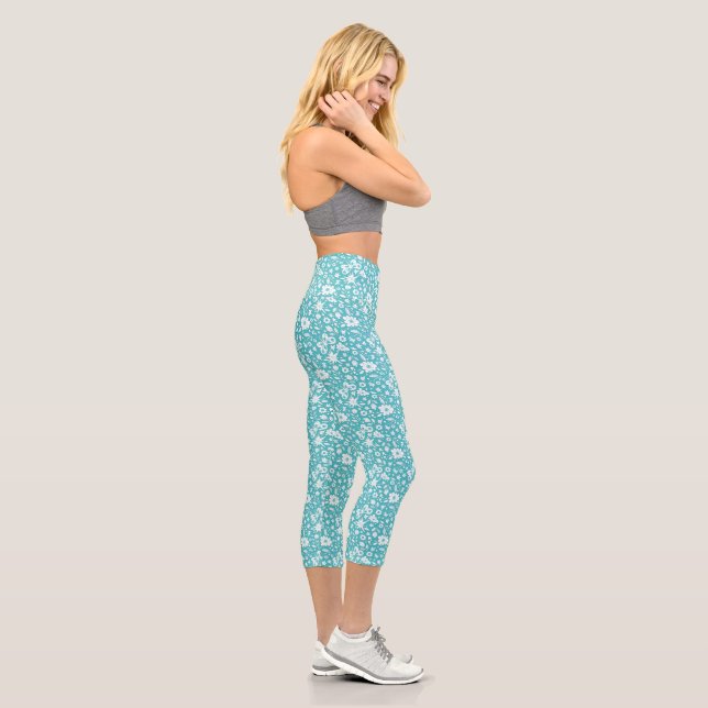 Leggings Capri Papillons Et Fleurs Sur Aqua (Droite)