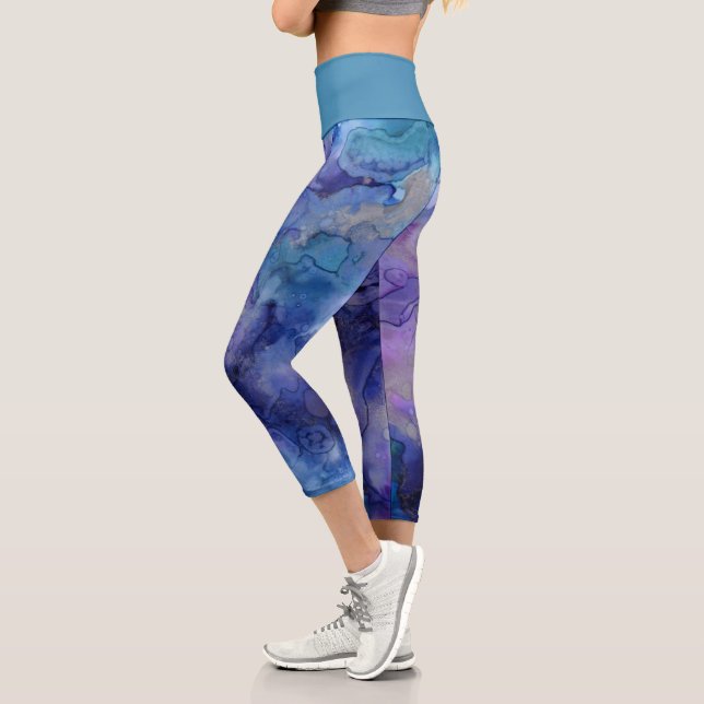 Leggings Capri Peinture marbrée bleu et violet à l'aquarelle liqu (Gauche)