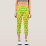 Leggings Capri Pickleball Player Pickleball Motif Bright Green<br><div class="desc">Allez sur le terrain avec ces jambières capri de pickleball amusantes avec un groupe de haut taille.  Super confortable et mignon,  ils sont parfaits pour les joueurs de tournoi,  les joueurs de rec et juste de traîner.</div>